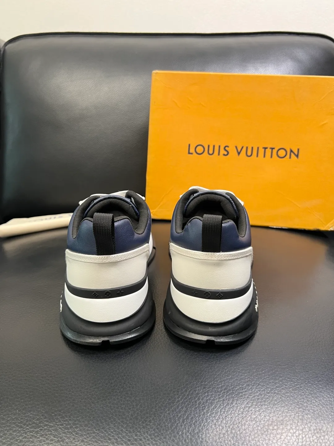 Men's shoes 💰 780 Lv High quality top crafts Louis Vuitton, sports sneakers counter synchronization, uppers imported from Italy, high-quality splicing with colorful and complex crafts, imported lambswool lining soft and comfortable, soles: original soles specially provided by the original factory, T men's shoes 💰U exclusive movable molded soles super comfortable, original and single goods, high quality, welcome to compare, code number 39-44 (customized 38 45)